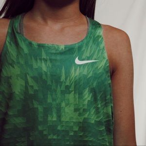 green nike tank